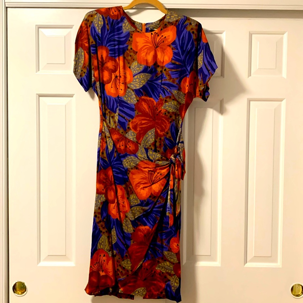 Cute Floral Dress Size 7/8 Short Sleeve Zip Up